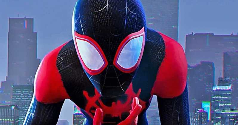Spider-Man%3A+Into+The+Spider-Verse+Swings+Circles+Around+Every+2018+Film+Of+Its+Kind